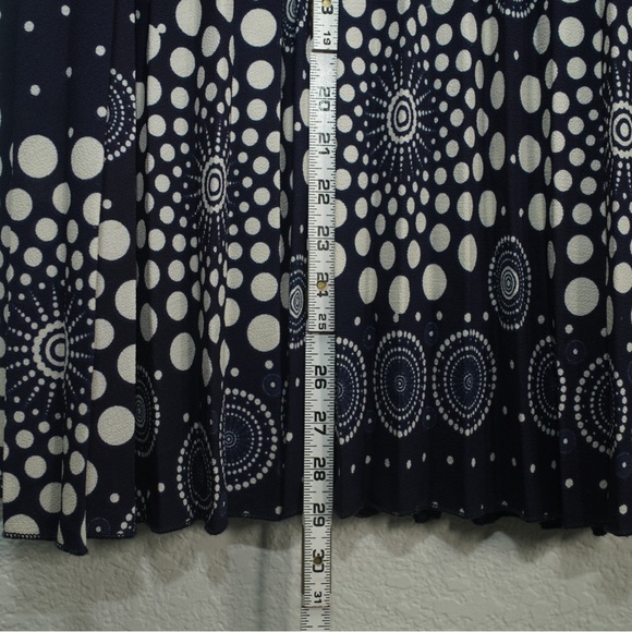 Andi + James Navy And Cream Pleated Midi Skirt, Size Large Floral Geometric - Picture 9 of 9